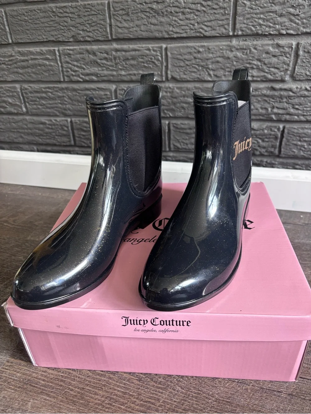 New!! Juicy Couture Rory Black Glossy Chelsea Sparkle Rain Boots- 6
